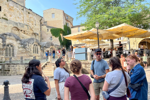 Wine tour Saint-Emilion Vert Bordeaux underground church