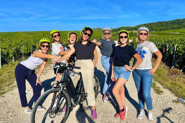 E-bike tours - bachelorette hen party Champagne vineyards