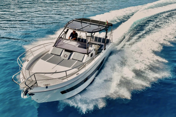 CIRCE NEW CONFORT BOAT 2026 - 11 METRI E 2 MOTORI DA 350 CV
