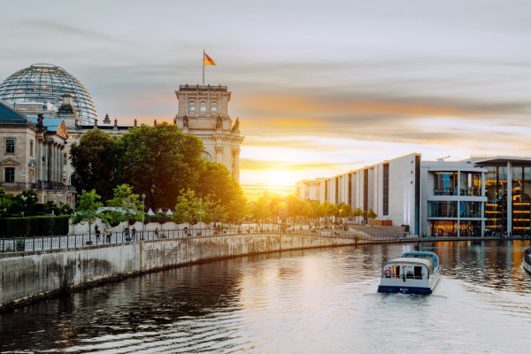 Perfect timing offers beautiful photo opportunities during the Spree River cruise