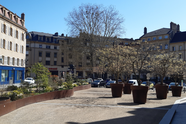 Place Saint-Simplice in Metz (in front of the paharmacy)