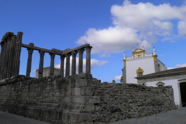 Évora