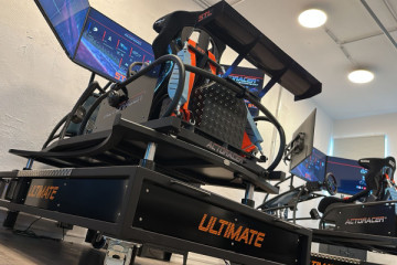 Der ultimative Full-Motion Rennsimulator!