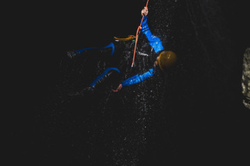 Abseilen beim Canyoning durch die Kobelache bei Dornbirn