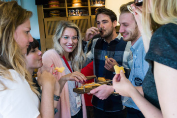 Amsterdam: Guided Cultural Food Tour in English