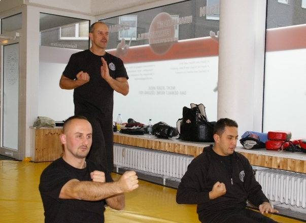 Selbstverteidigung in Essen durch WingTsun und Escrima Selbstverteidigung in Essen durch WingTsun und Escrima