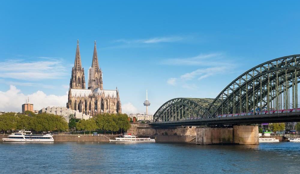 Bus-Stadtrundfahrt durch Köln - Tour-Guide mieten Bus-Stadtrundfahrt durch Köln - Tour-Guide mieten