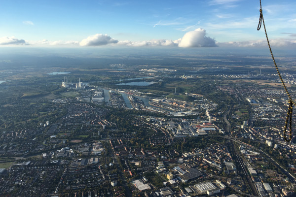 Blick zum Rheinhafen Blick zum Rheinhafen
