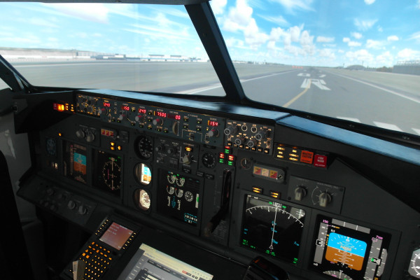 Echtes Cockpit B737-800