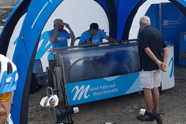 Unsere mobile BikeWash-Anlage im  Promo-Einsatz für Mnet