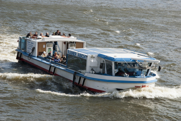 Die wendigen Schiffe bringen Sie je nach Tide in die Speicherstadt