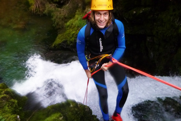Abseilen beim Canyoning durch die Kobelache bei Dornbirn