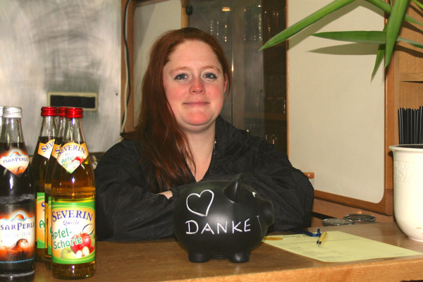 In unserem Trapper-Inn gibt es Getränke und kleine Snacks.