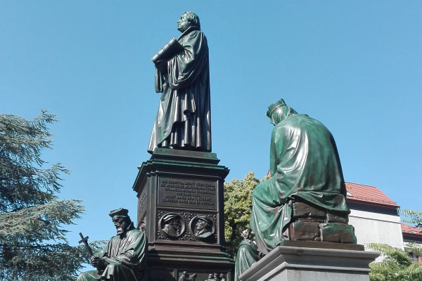 Luther, als höchste Erhebung des Lutherdenkmals