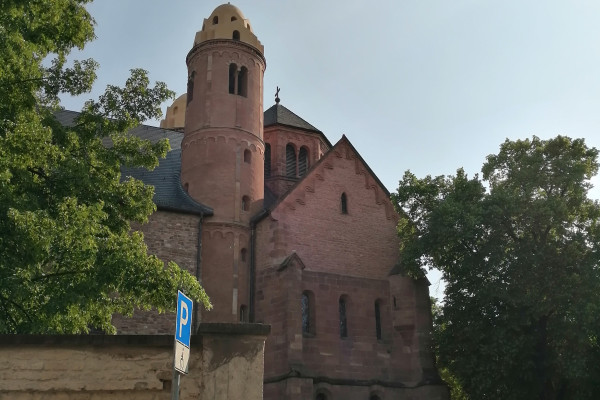 wir betrachten: besondere Turmhauben bei St.Paulus 