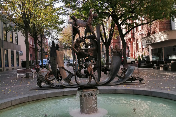 Nibelungenliedbrunnen