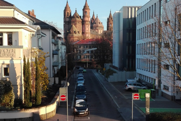 Nochmals die Fernbushaltestelle Richtung Westen