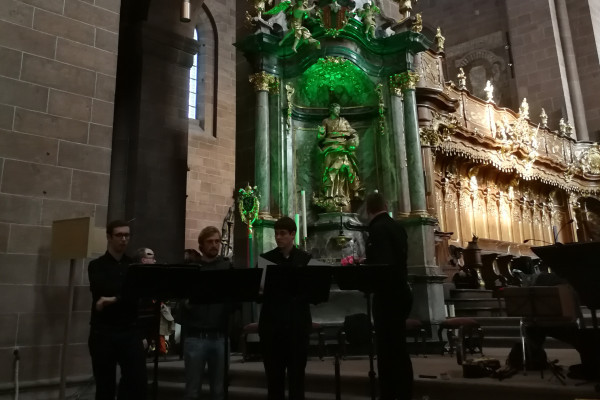 Chorgestühl Ostchor und neuer Altar