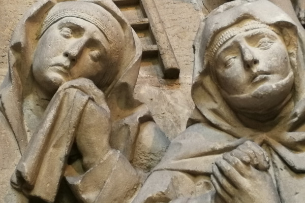 Steinrelief im Dom