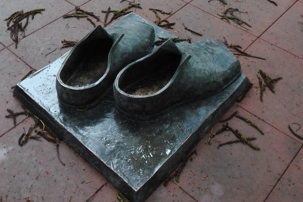 Schuhe Luthers im Heylshofgarten