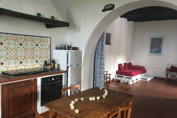 Küche und Wohnzimmer