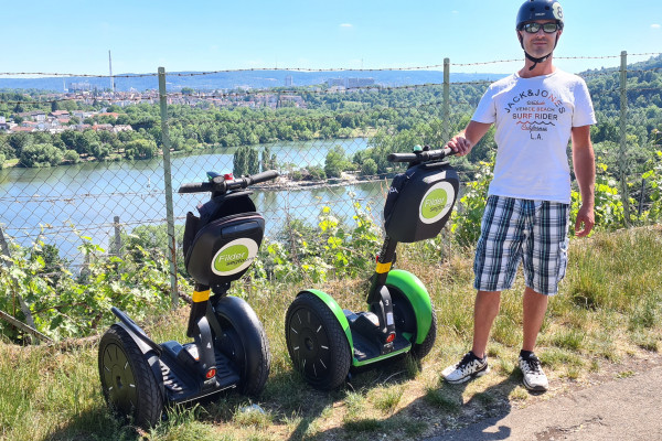 Weinbergtour mit Blick auf den Max-Eyth-See