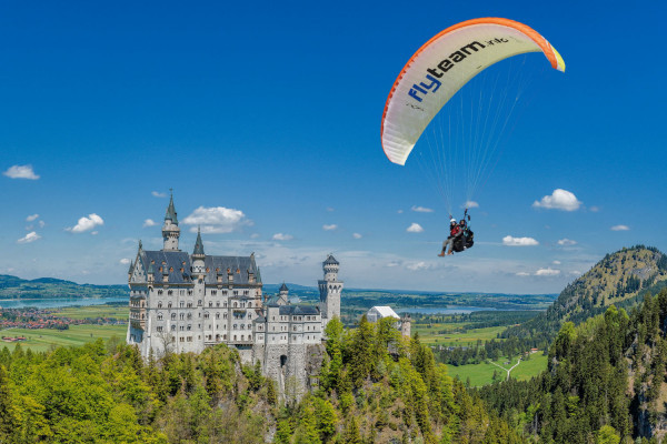 Flug über dem Märchenschloss Neuschwanstein