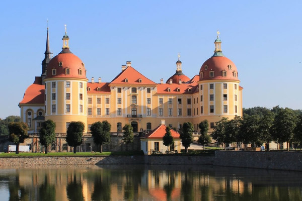 Das Schloss Moritzburg bei Dresden