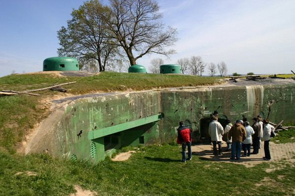 Eingang zum Panzerwerk 717