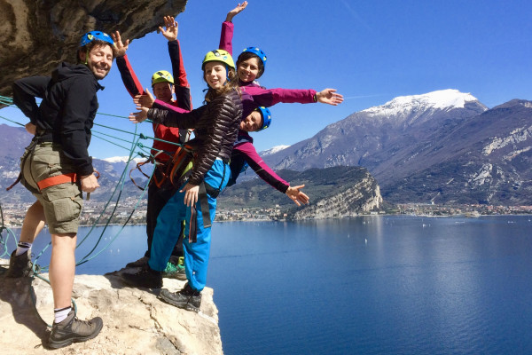 Via Massimiliano Torti, Contrabbandieri, Tracciolino, Balconi sul Garda