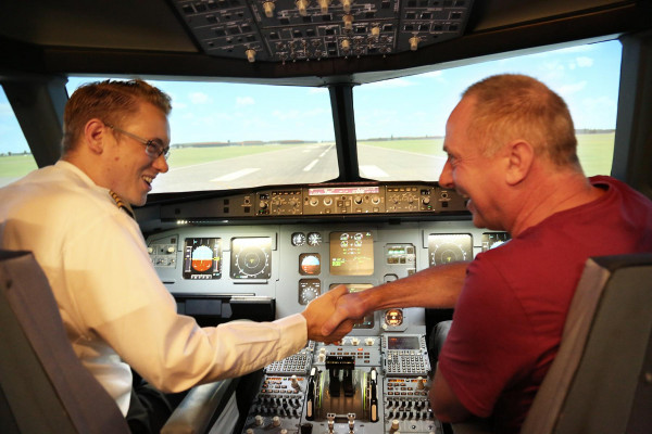 Gratulation zu Deinen erfolgreichen Landungen bei JetSim in Berlin