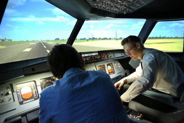 Die Praxis wird Ihnen demonstriert und unzählige Abläuge realistisch veranschaulicht