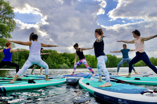 SUP Yoga - eine wunderbare Art den Körper und Geist in der Natur zu bewegen