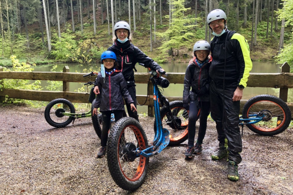 Geführte Tour auf einem Off-Road-E-Scooter