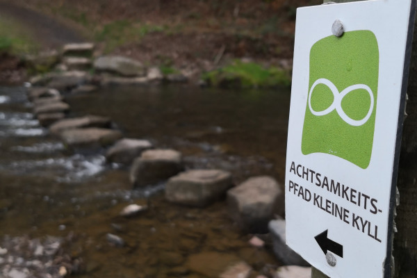 Wandern auf dem Achtsamkeitspfad Kleine-Kyll