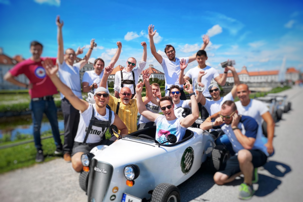 Zwischenstopp Schloss Nymphenburg bei Junggesellenabschied mit Hot Rod Fun München