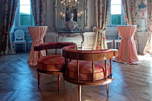 Rosenzimmer mit Tête-á-Tête