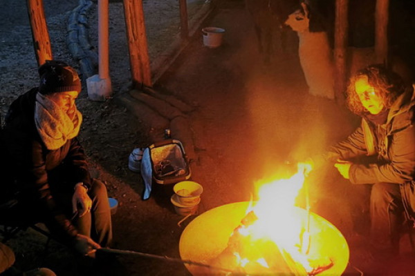 Gemütliche Runde an der Feuerschale
