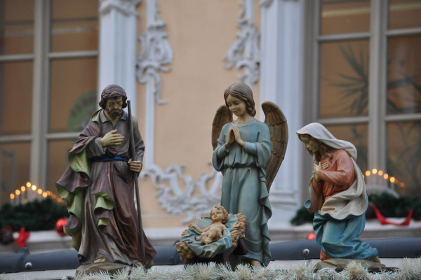 © Björn Rudek
Weihnachtliche Deko vor dem Falkenhaus