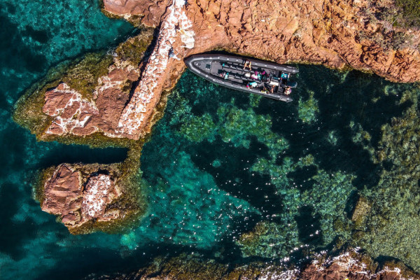 Das klare Wasser lädt zum Schnorcheln ein