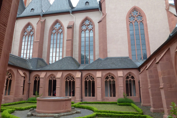 Kreuzgang St. Stephan