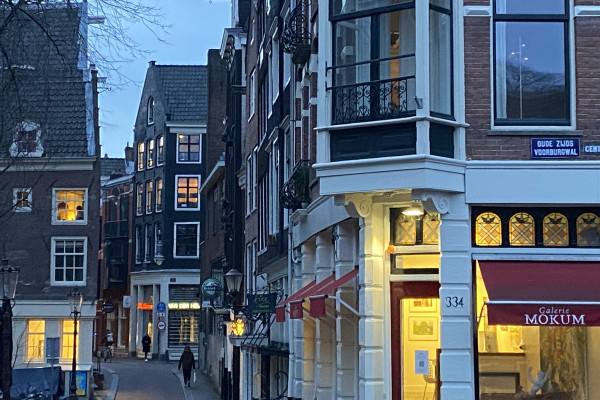 Rotlicht Viertel Amsterdam, Prostitution, Fenster, Etablissements, schmale Gassen, Amüsement und Nachtleben....