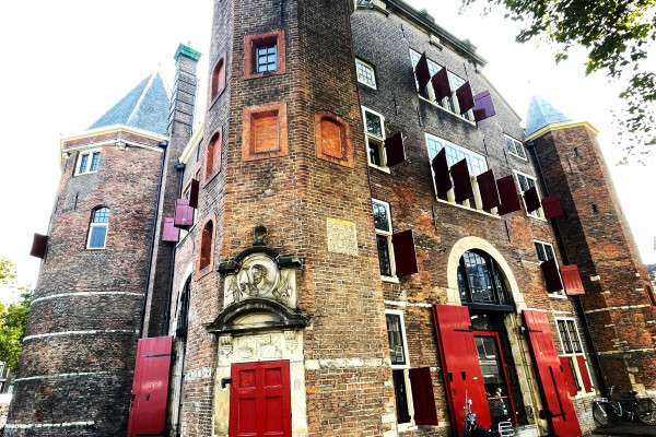 Rotlicht Viertel Amsterdam, Prostitution, Fenster, Etablissements, schmale Gassen, Amüsement und Nachtleben....