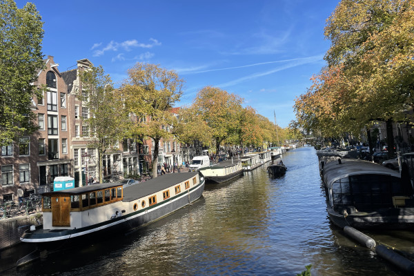 Herzblut Amsterdam Stadtführungen mit Herz und Seele!
Informativ, kurzweilig, heiter und individuell