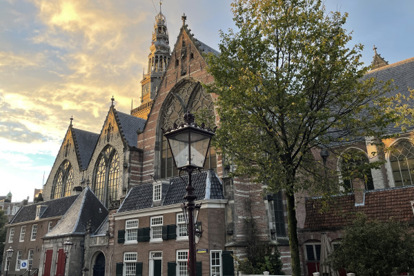 HERZBLUT AMSTERDAM-Stadtführungen mit Herz & Seele! REDKULT: ROTLICHT & KULTUR/ INFORMATIV/HEITER/VIELSEITIG/SPASS
