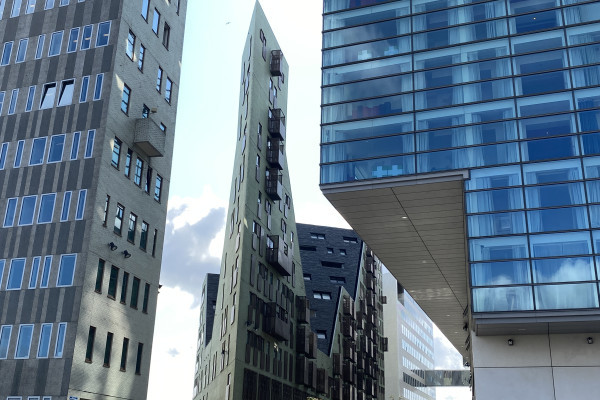 HERZBLUT Amsterdam Stadtführungen mit Herz & Seele! 
ARCHITEKTUR ER-FAHREN/ AMSTERDAM ARCHITEKTUR/ KONTRASTE/ INFORMATIONEN/ HERAUSFORDERUNG WASSER/ SPASS