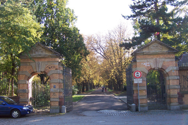 Einiges ist vom neuen Johannisfriedhof erhalten geblieben.