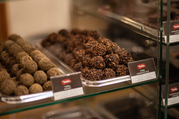 Verkostung von Schokolade und Süßigkeiten