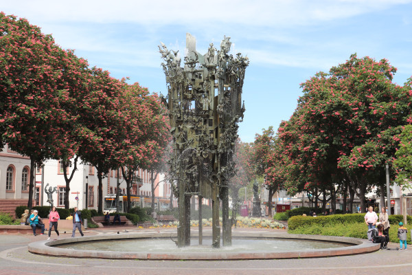 Fastnachtsbrunnen Mainz Stadtführung Wein Winetasting Weinprobe
