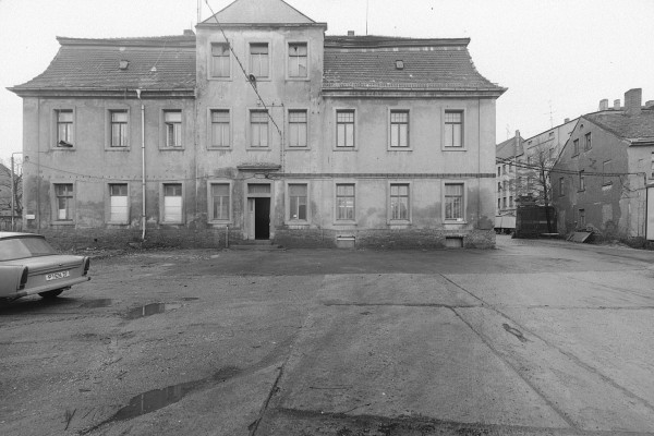 Das Herrenhaus 1992 vom Gutshof in Stötteritz.